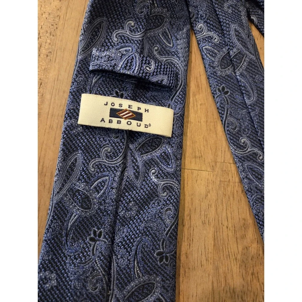 Joseph Abboud blue paisley tie